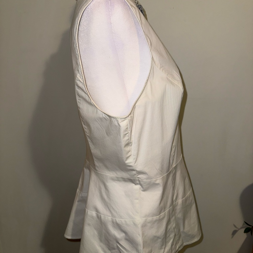 CECE Size XL WHITE Crystal Collar Sleeveless Top. Like New - Picture 3 of 8